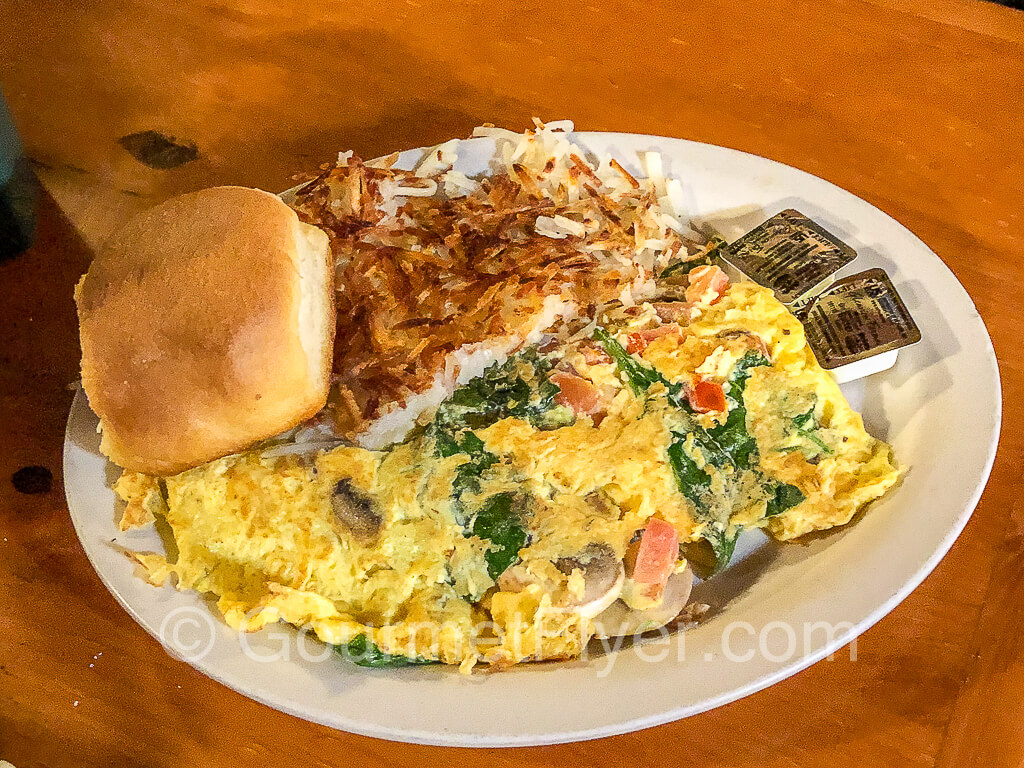 Omelet with hash browns