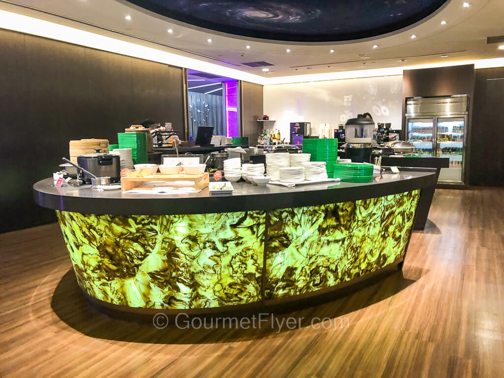 Review of EVA The Star VIP Lounge features an extensive buffet counter complete with international cuisines.