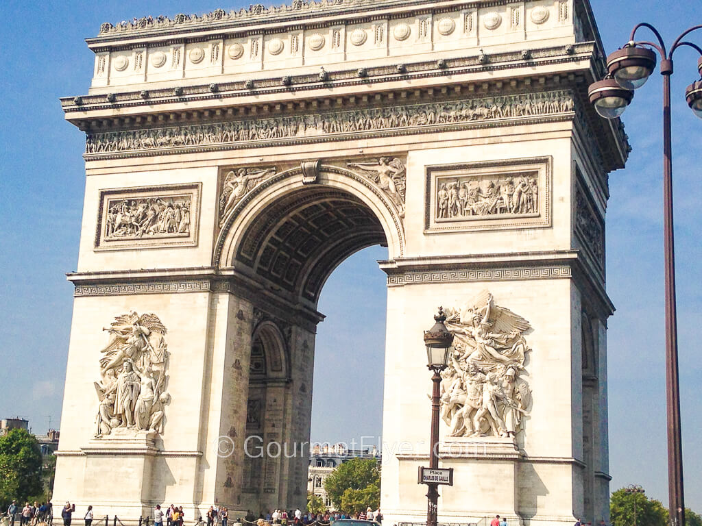 The famous Arc de Triomphe in Paris displays elaborate and meticulously crafted sculptures.